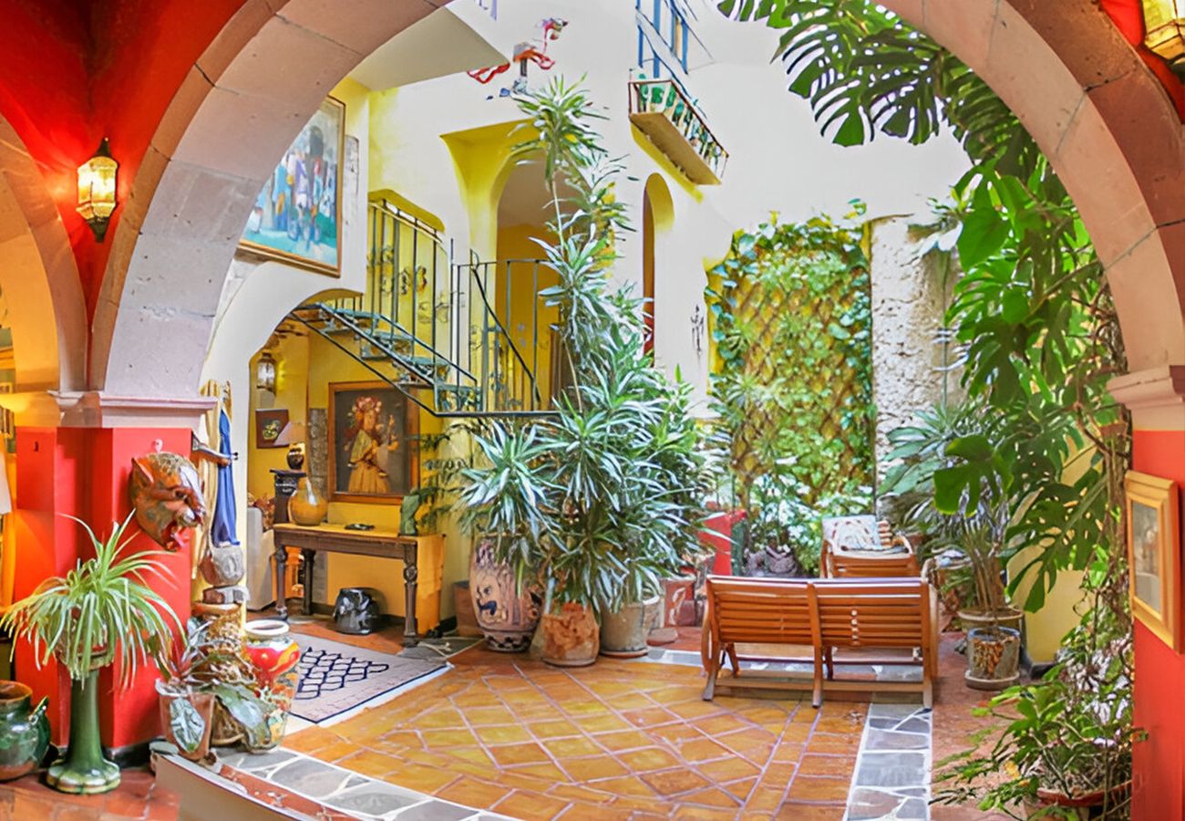 House in San Miguel de Allende - Casa Feliz