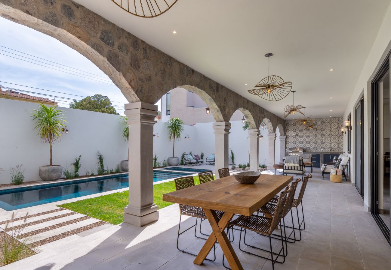House in San Miguel de Allende - Casa Colina Roja