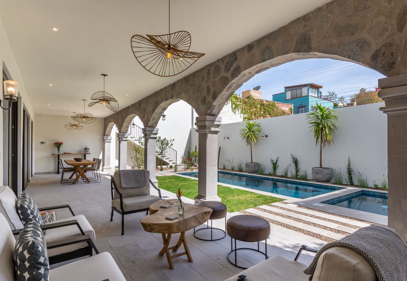 House in San Miguel de Allende - Casa Colina Roja
