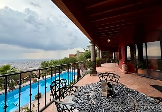 House in San Miguel de Allende - Casa Alta Vista